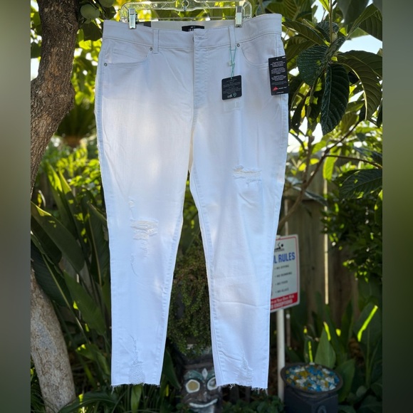 LuLaRoe Crisp White Denim Stretch Distressed Raw Hem Skinny Jeans Size 36 - Picture 1 of 9